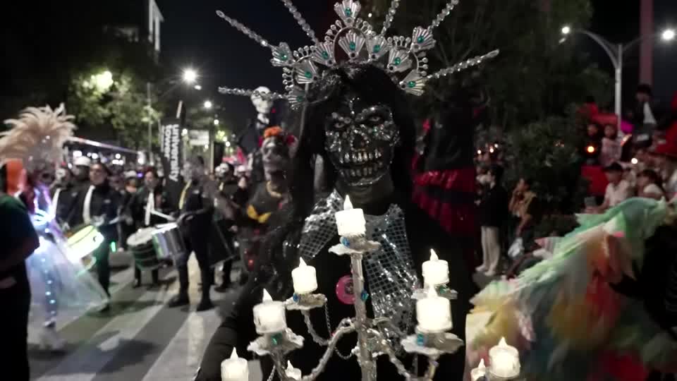 Ciudad de México inaugura la temporada del Día de Muertos