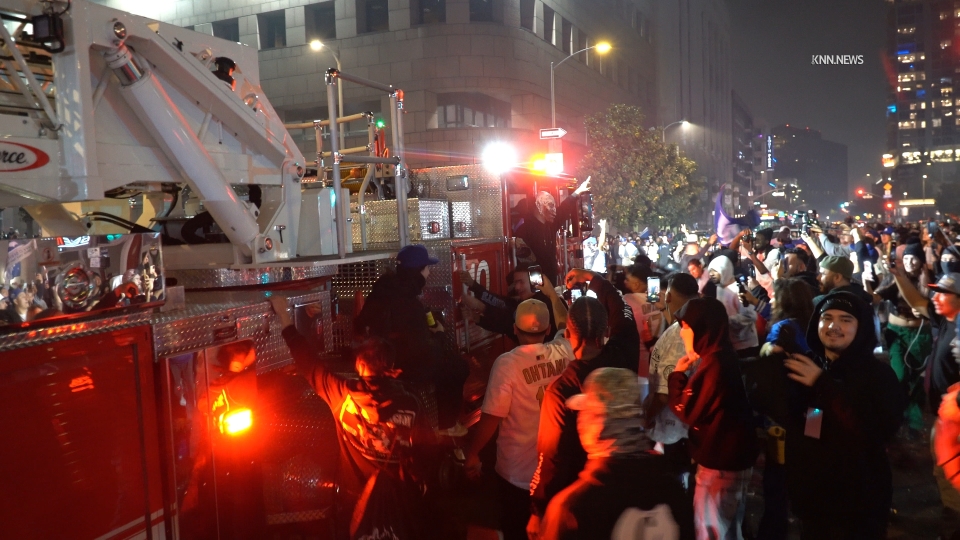 Violencia empaña celebración de los Dodgers