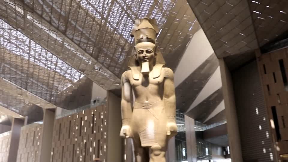 Egipto inaugura el Gran Museo Egipcio