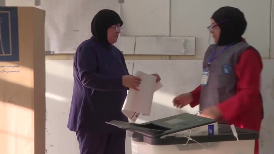 Irak vota en elecciones parlamentarias con baja participación