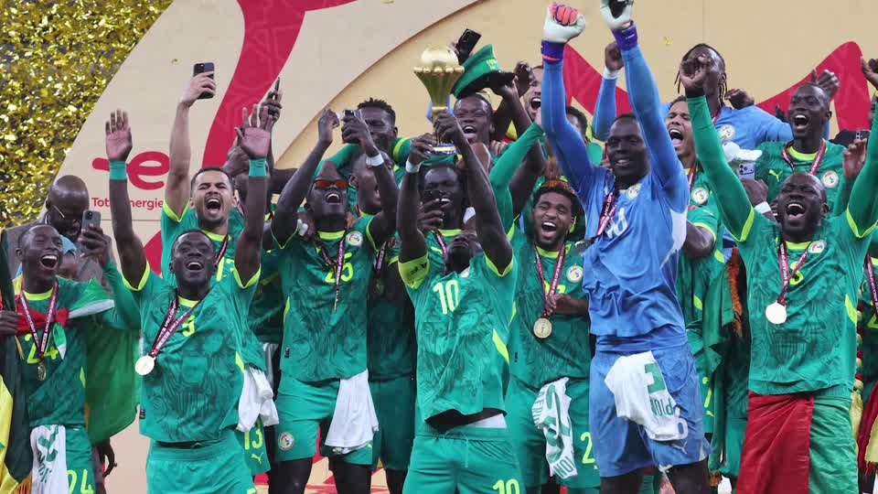 Senegal gana la AFCON en medio de una polémica por un penalti