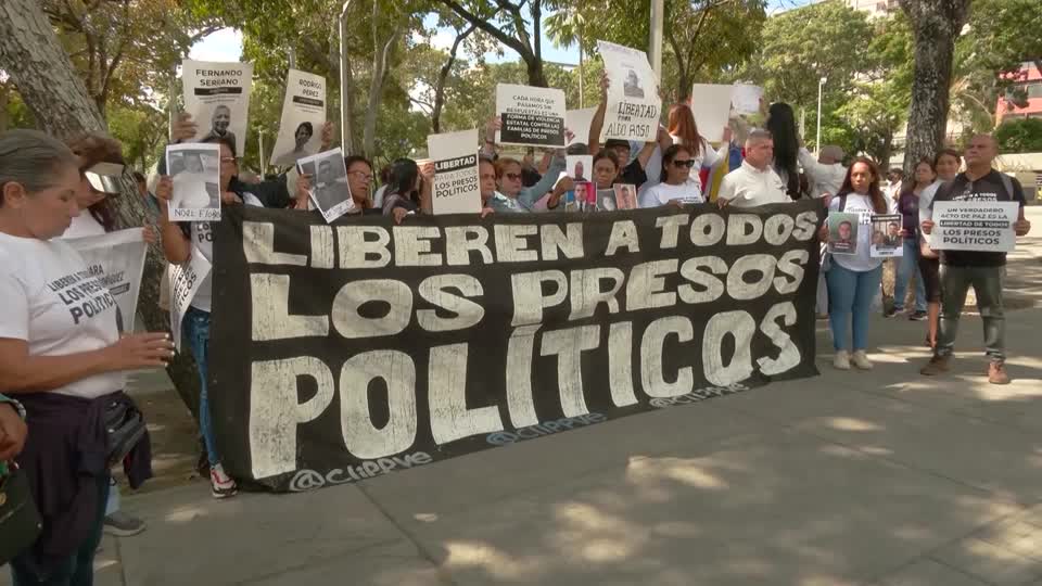Familias protestan por detenciones en Venezuela