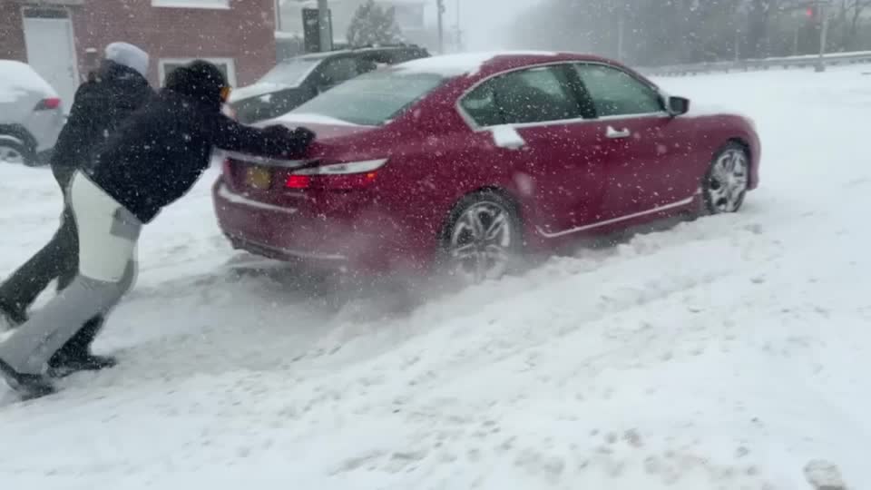 Tormenta de nieve paraliza Nueva York