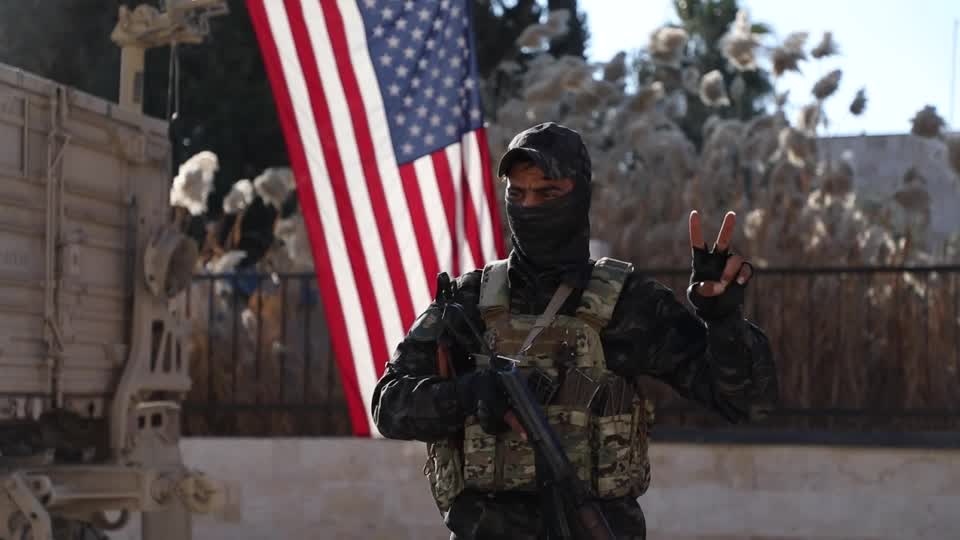 La coalición se reúne con las FDS mientras aumentan las tensiones en Siria