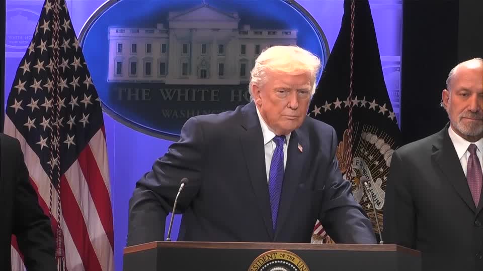 EE.UU. impone arancel global temporal