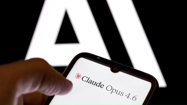 Anthropic denuncia extracción de datos