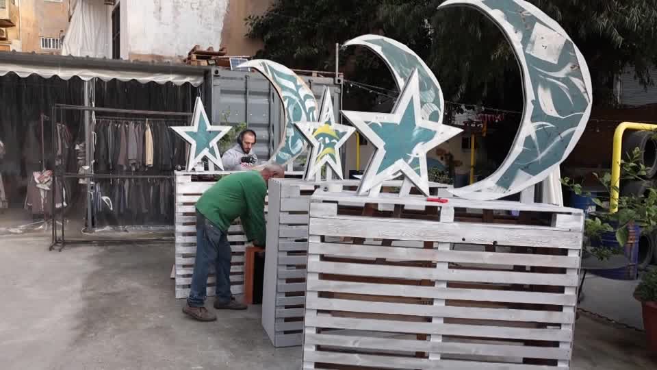 Beirut convierte residuos en decoraciones de Ramadán