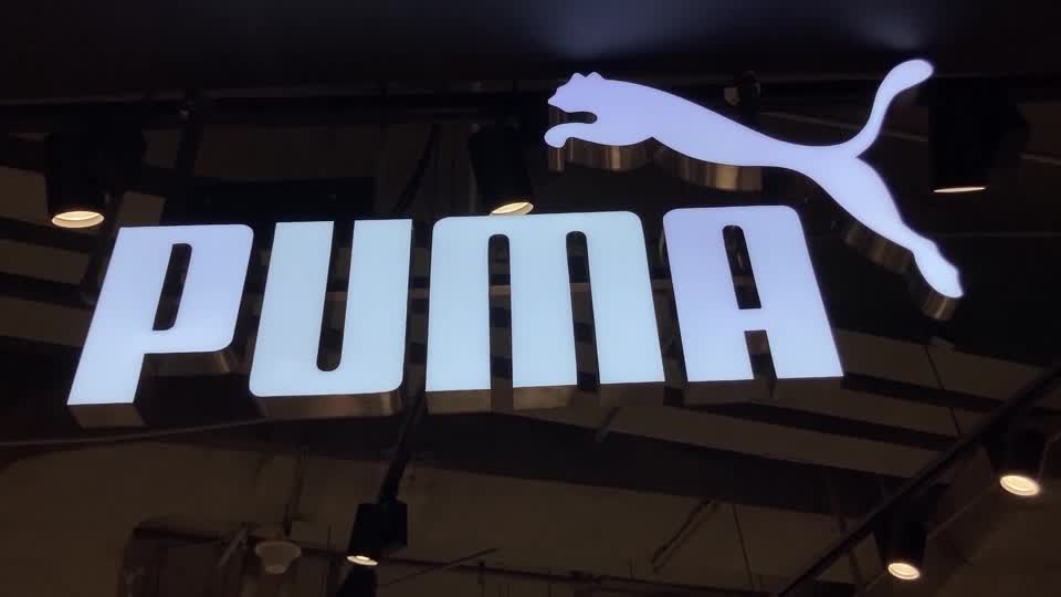 Puma reduce pérdidas en 2025