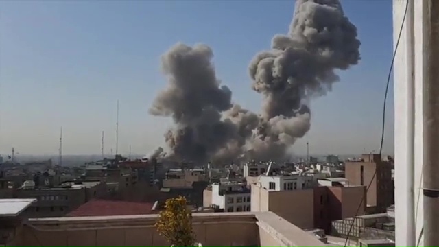 Israel ataca Irán mientras explosiones sacuden Teherán