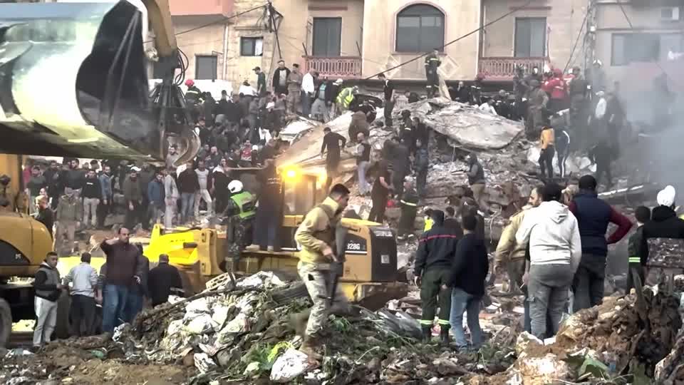 Mortal derrumbe de edificios golpea Trípoli