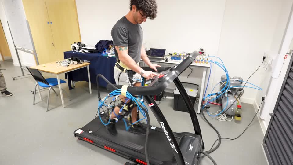 Pantalones de exotraje blandos ayudan a los astronautas