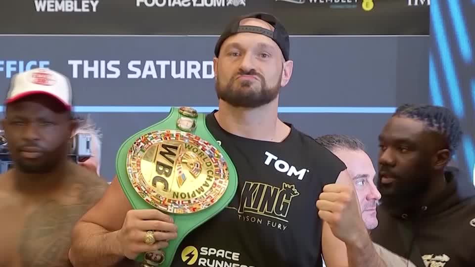 Fury peleará con Makhmudov en abril