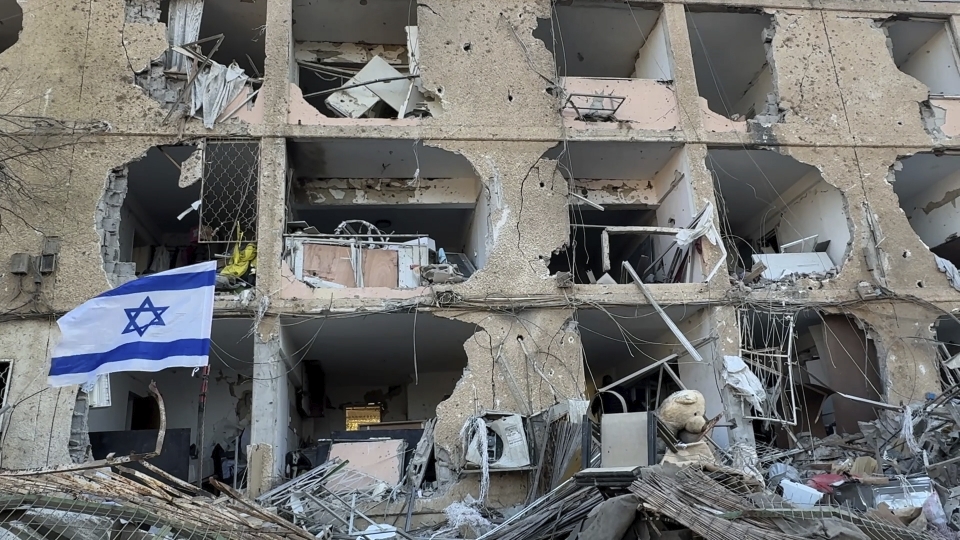 Ataques con misiles impactan Dimona y Arad