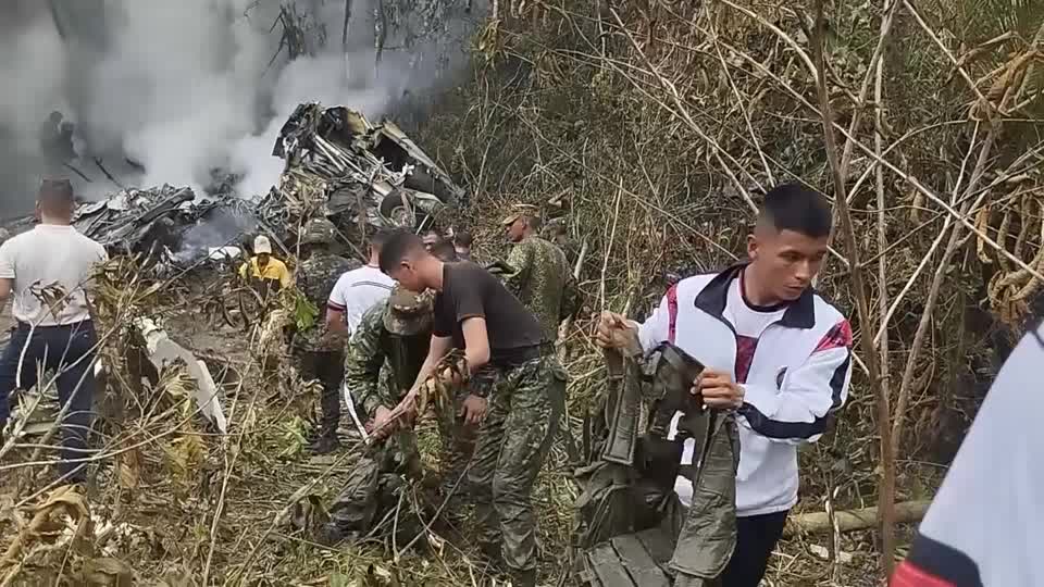 Accidente de avión en Colombia deja decenas de muertos