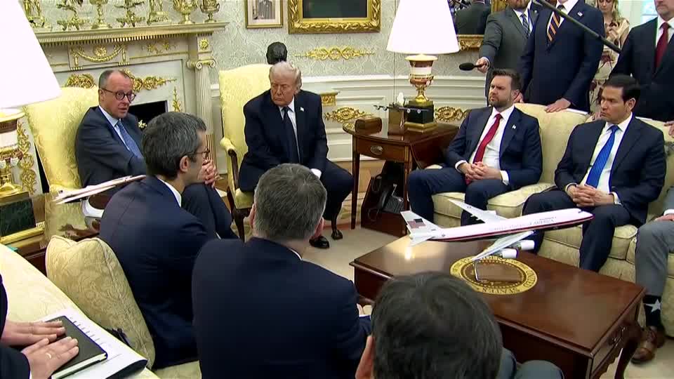 Trump se reúne con Merz por crisis con Irán