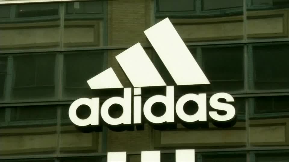 Acciones de Adidas caen por débil previsión para 2026