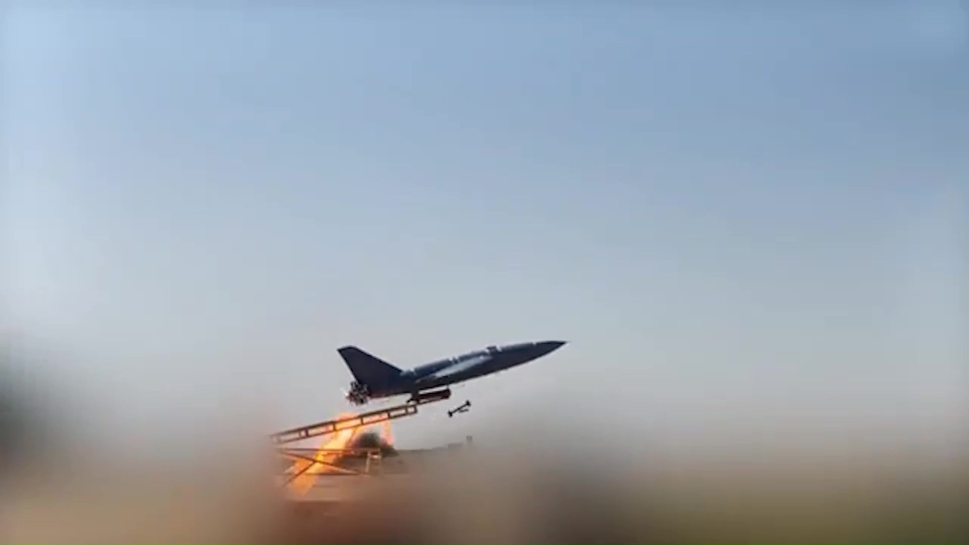 Irán lanza misiles contra base Nevatim