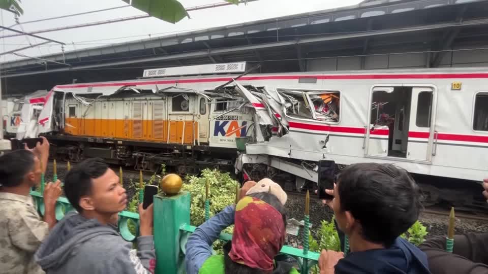 Colisión mortal de trenes en Bekasi