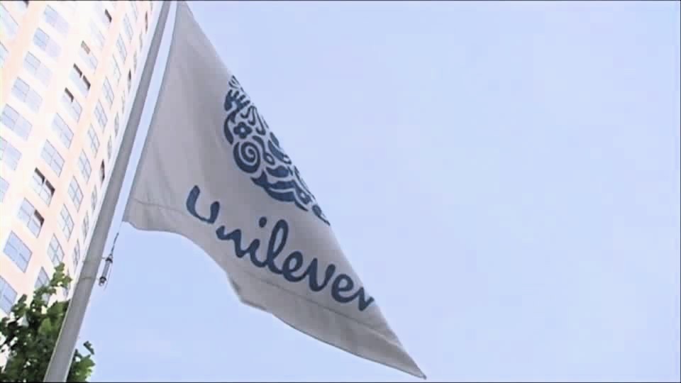 Unilever congela contrataciones globales
