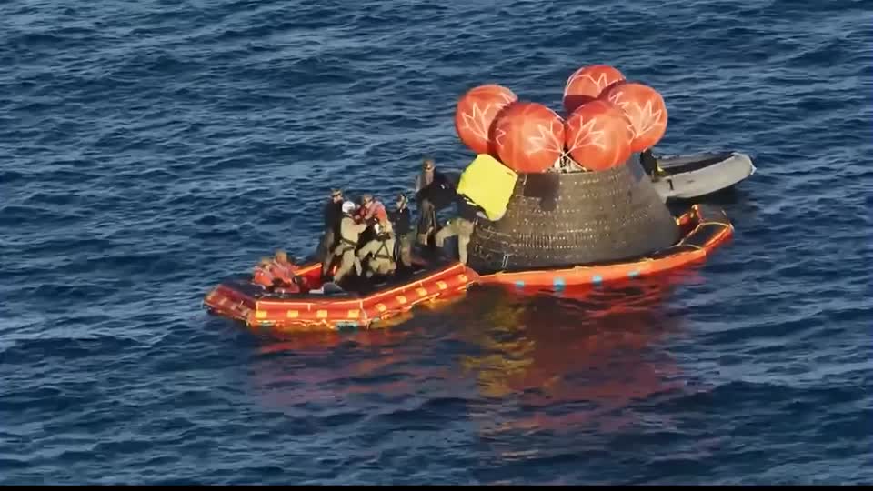 La tripulación de Artemis II regresa sana y salva a la Tierra