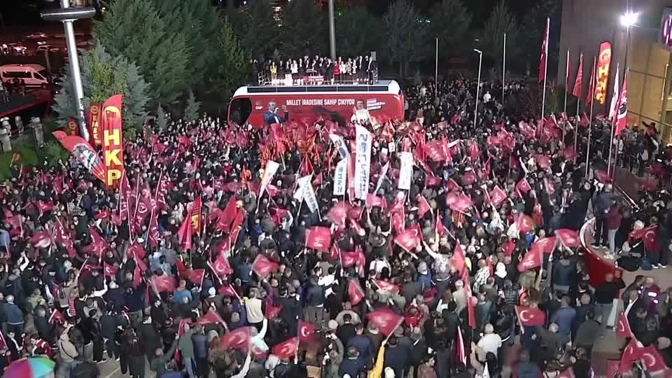 Protestas por fallo contra líder del CHP