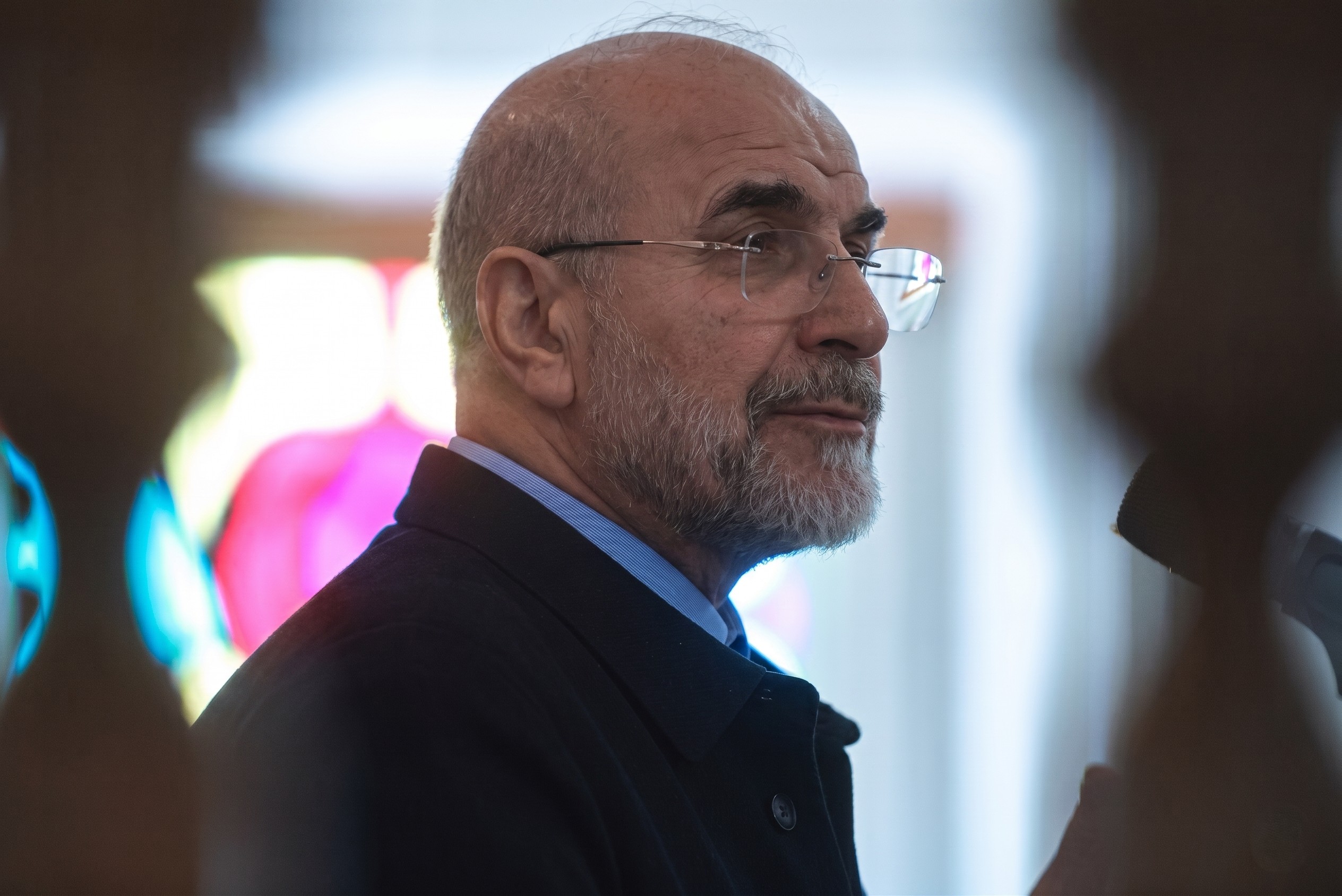 Qalibaf afirma que la fuerza guía las conversaciones