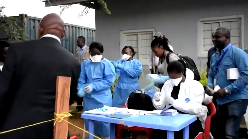 Muertes por ébola en R.D. del Congo superan dos mil