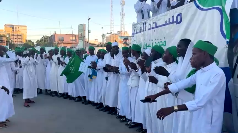 Somalia celebra el Mawlid con procesiones y donaciones de camellos