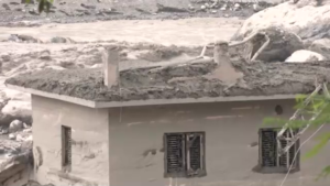 Inundaciones en Nepal dejan 270 muertos y miles desaparecidos