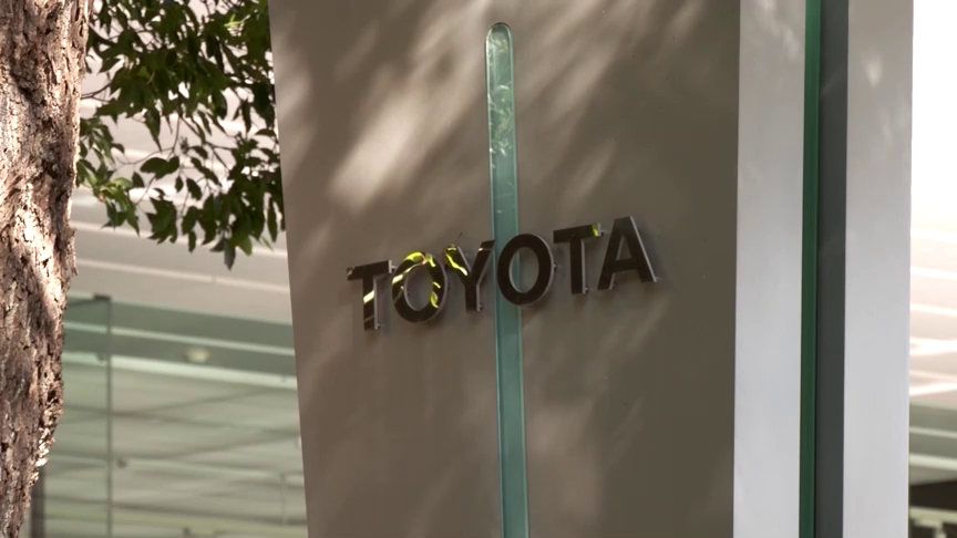 Toyota eleva previsión anual y anuncia recompra de acciones