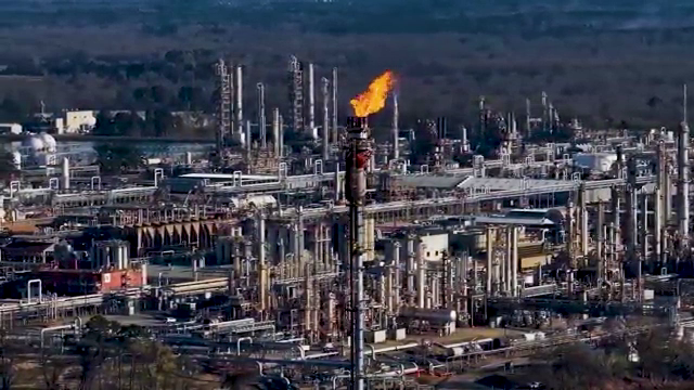Precios del Petróleo al Alza por Riesgos Geopolíticos