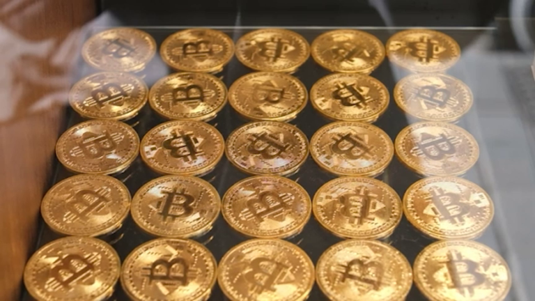 Bitcoin supera los $75,000 en un repunte reciente