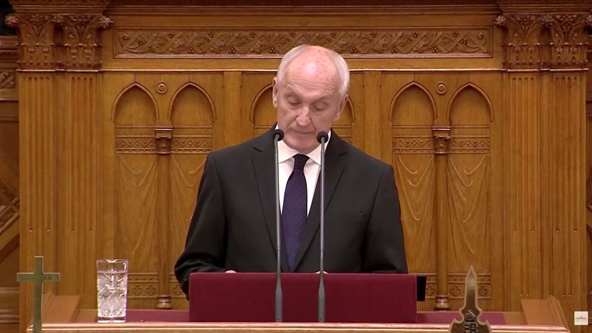 Parlamento húngaro elige a András Baka como presidente