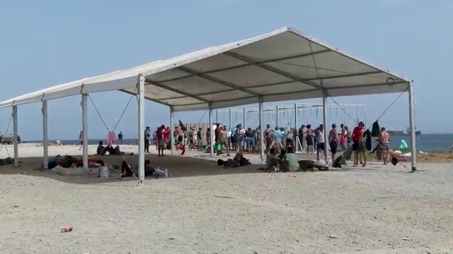 España prepara tiendas para migrantes en Ceuta