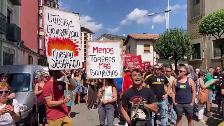 Manifestación en Jaca por gestión de incendios forestales