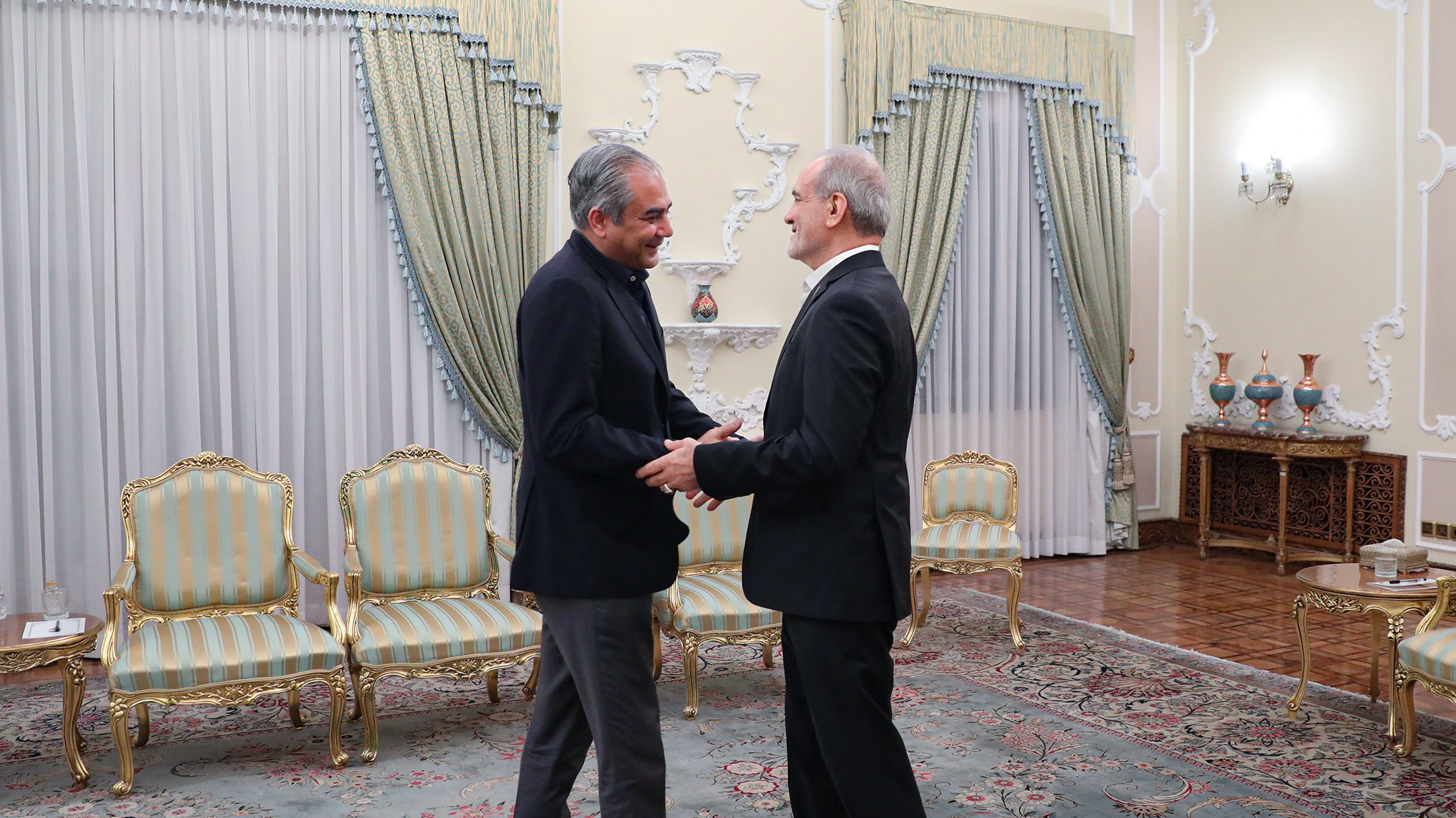 Interior Pakistán se reúne con presidente iraní