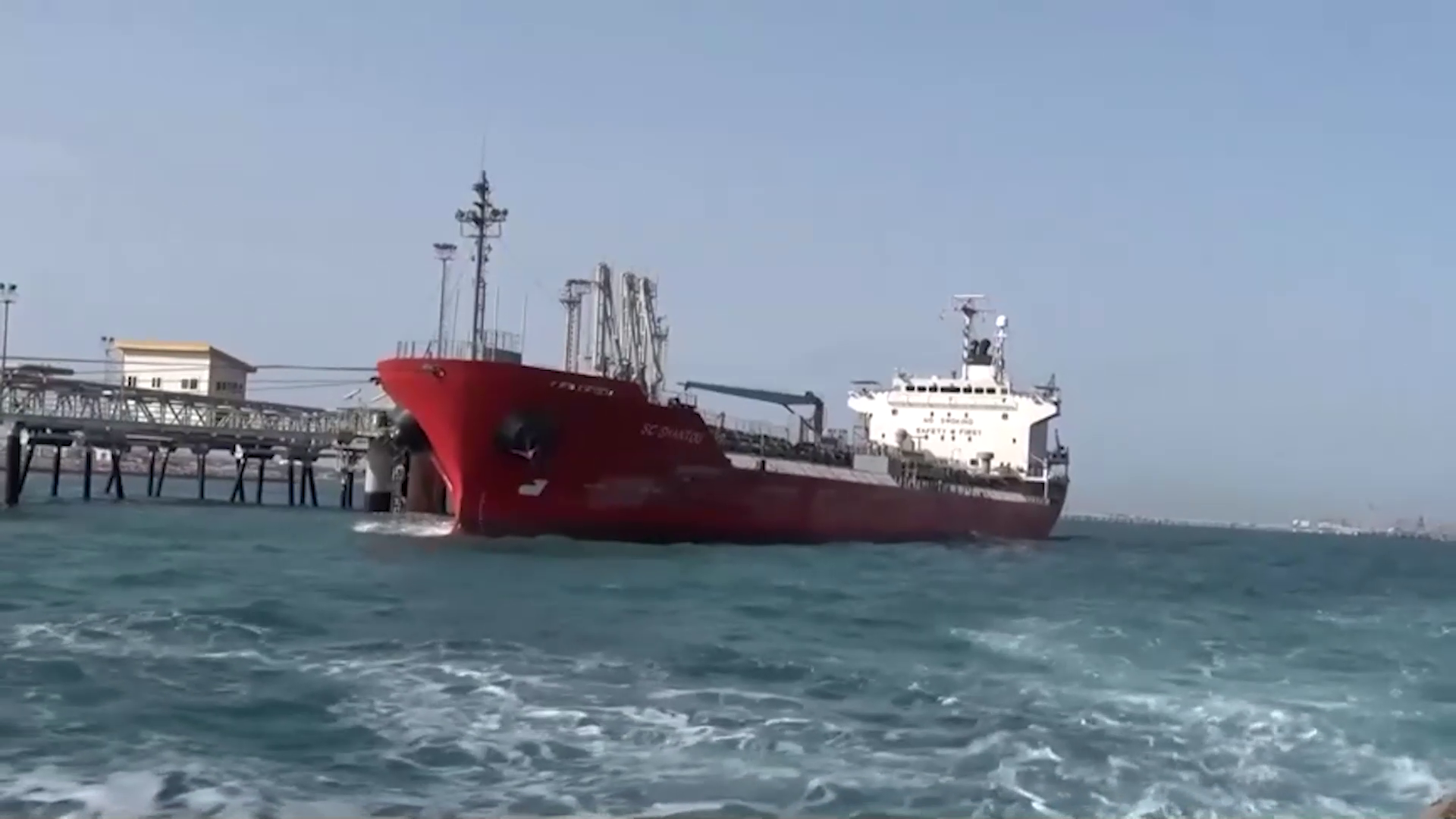 Irán afirma que Ormuz sigue bajo su control