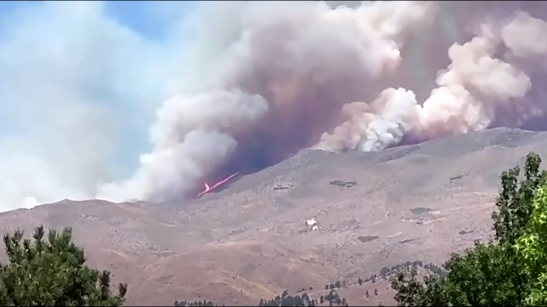 Incendio forestal en Nevada obliga evacuaciones masivas
