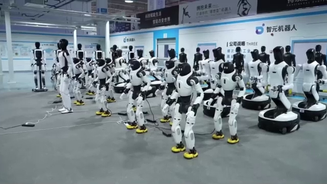 Robots humanoides transforman la industria china