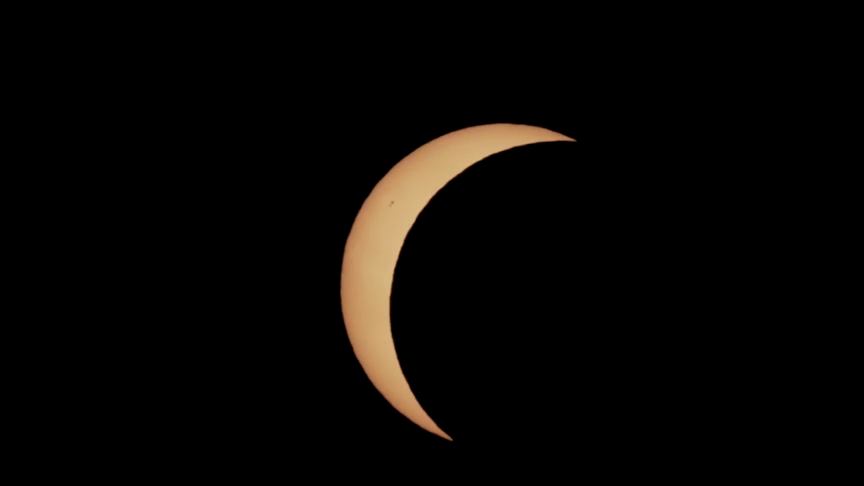 Europa observa un eclipse solar total poco común