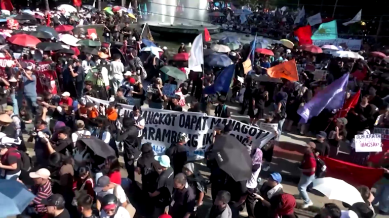 Protestas en Filipinas por aniversario de la ley marcial
