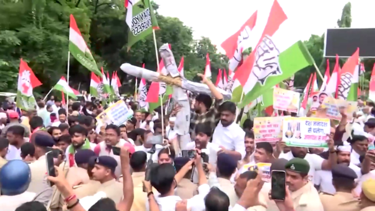 Oposición de la India protesta por comicios