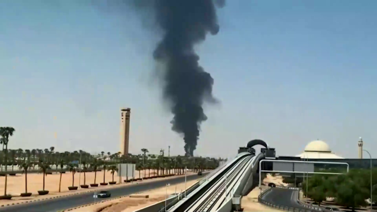Los precios del petróleo suben tras ataque en capital saudí