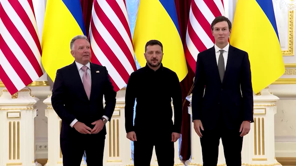 Enviados de EE. UU. en Kyiv para conversaciones de paz