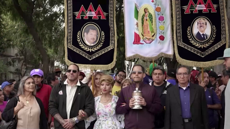 Luchadores mexicanos en peregrinación a la Basílica
