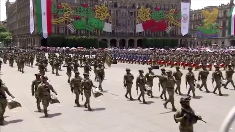 México cierra celebraciones de independencia con desfile