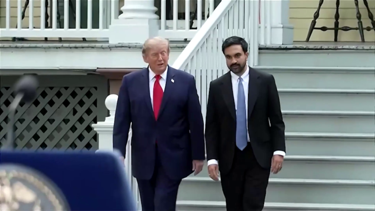 Trump y Mamdani discuten acceso de prensa en la Casa Blanca