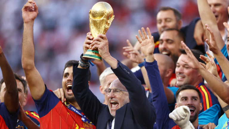 España extiende el contrato de su técnico hasta 2030