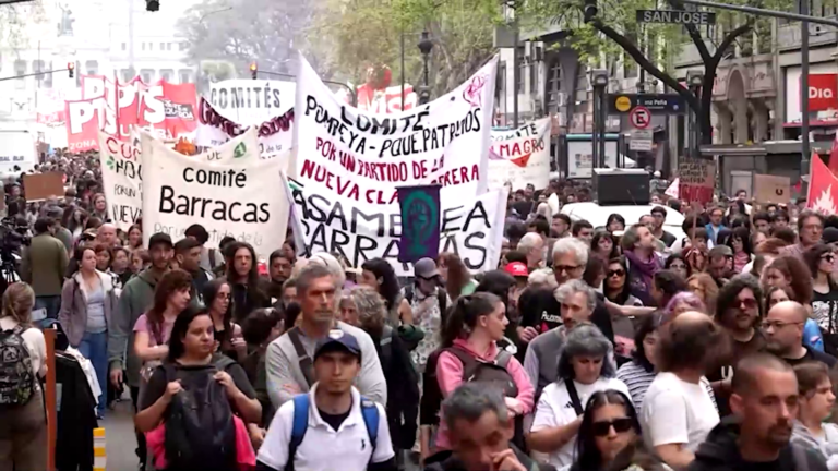 Argentina protesta medidas de austeridad de Milei