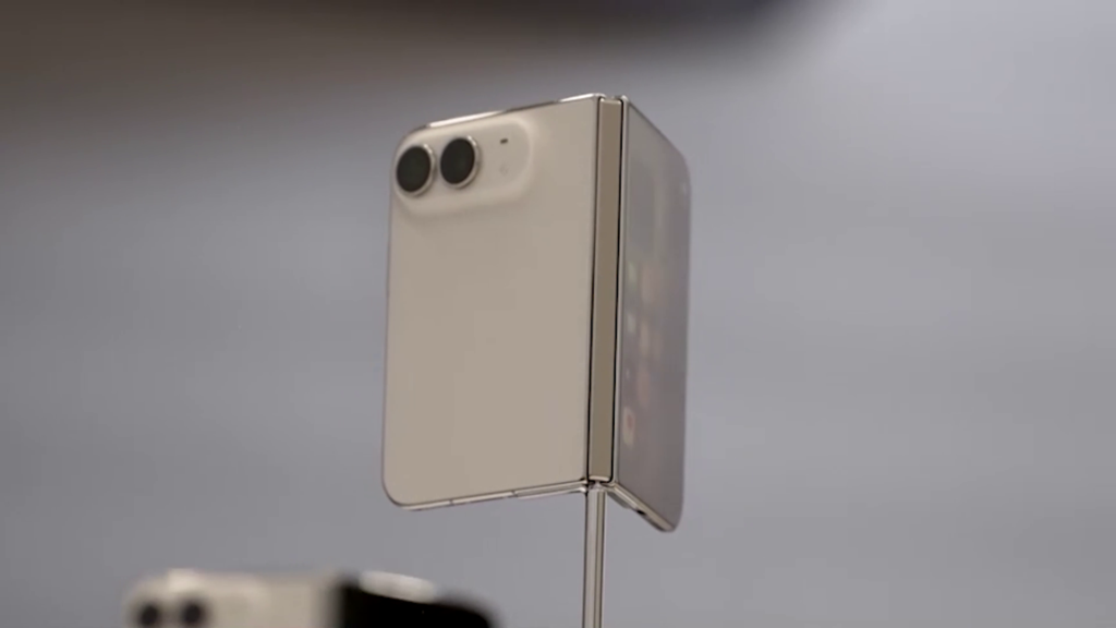 Apple presenta su primer iPhone plegable